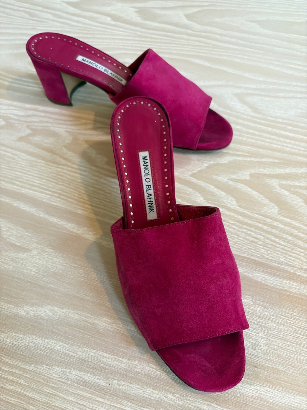 Manolo Blahnik Fuchsia Suede Open Toe Mule Heels Size 40
